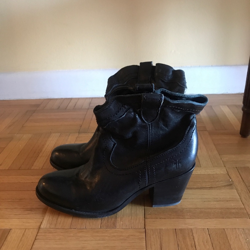 Frye bootie